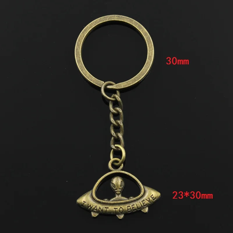 Fashion 3cm Key Ring Metal Key Chain Keychain Jewelry Antique Bronze Silver Color I Want To Believe UFO Alien 23x30mm Pendant