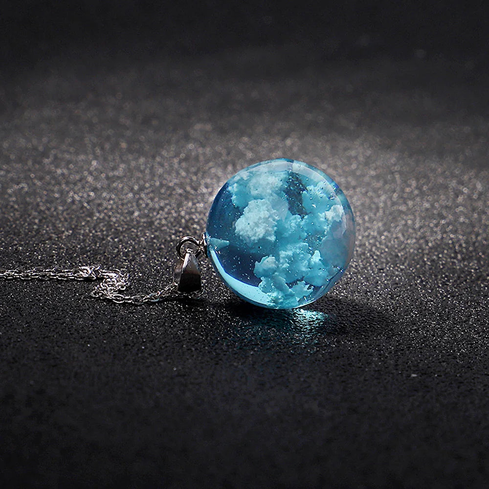 Chic Transparent Resin Round Ball Moon Pendant Necklace Women Blue Sky White Cloud Chain Necklace Fashion Jewelry Gifts for Girl