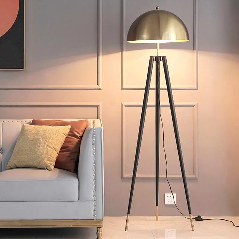 Nordic Led Bedside Table Lamp Home Decoration Desk Lamp Living Room Bedroom Stand Light Fixtures Modern Metal Lampshade