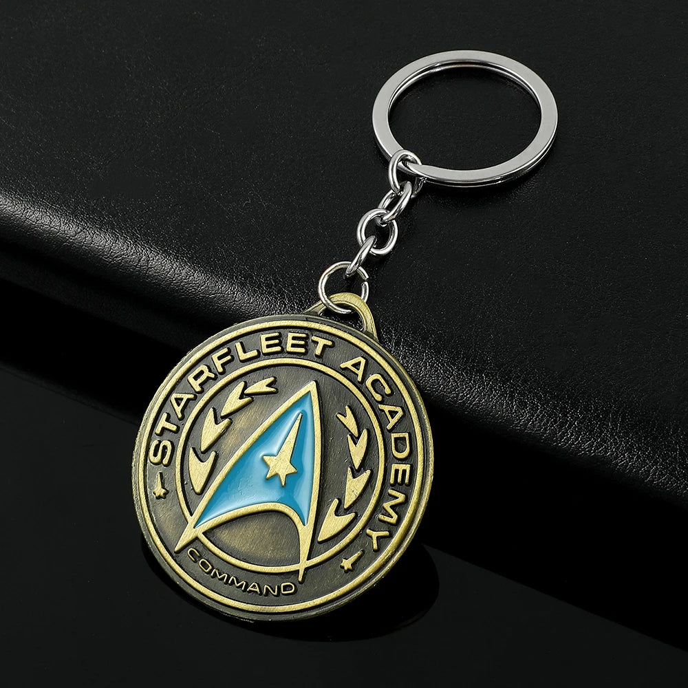 Classic Movie Star Trek Metal Nameplate Pendant Keychain Admiral Logo Pattern Keyring for Car Key Backpack Vintage Style Pendant